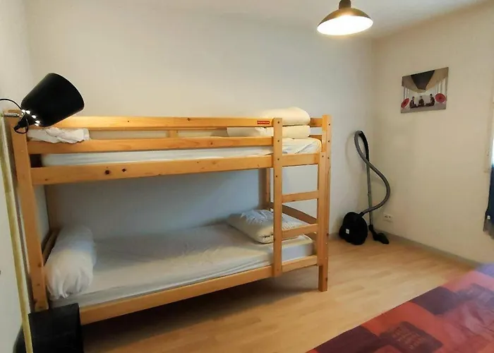 T3 Avec Parking Et Casier A Ski, - Fr-1-234-253 *